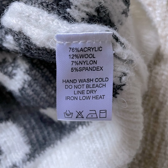 Excellent Condition - Women’s comfy warm sweater - Picture 5 of 6